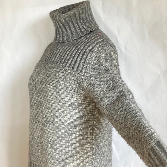 Banana Republic Soft Merino Wool Blend Heavy Knit Turtleneck Split Hem Sz SP - Picture 9 of 16